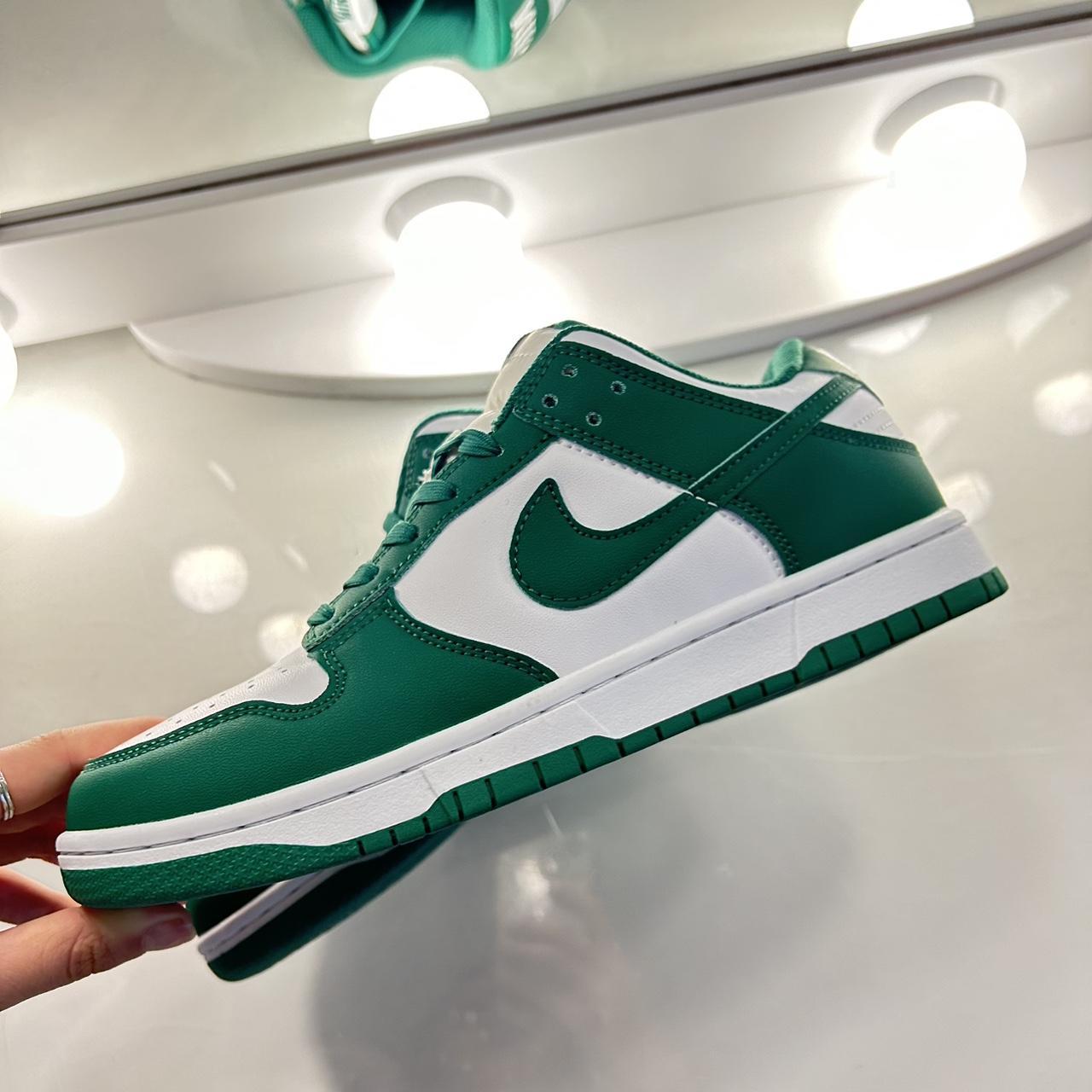 khaki green trainers nike