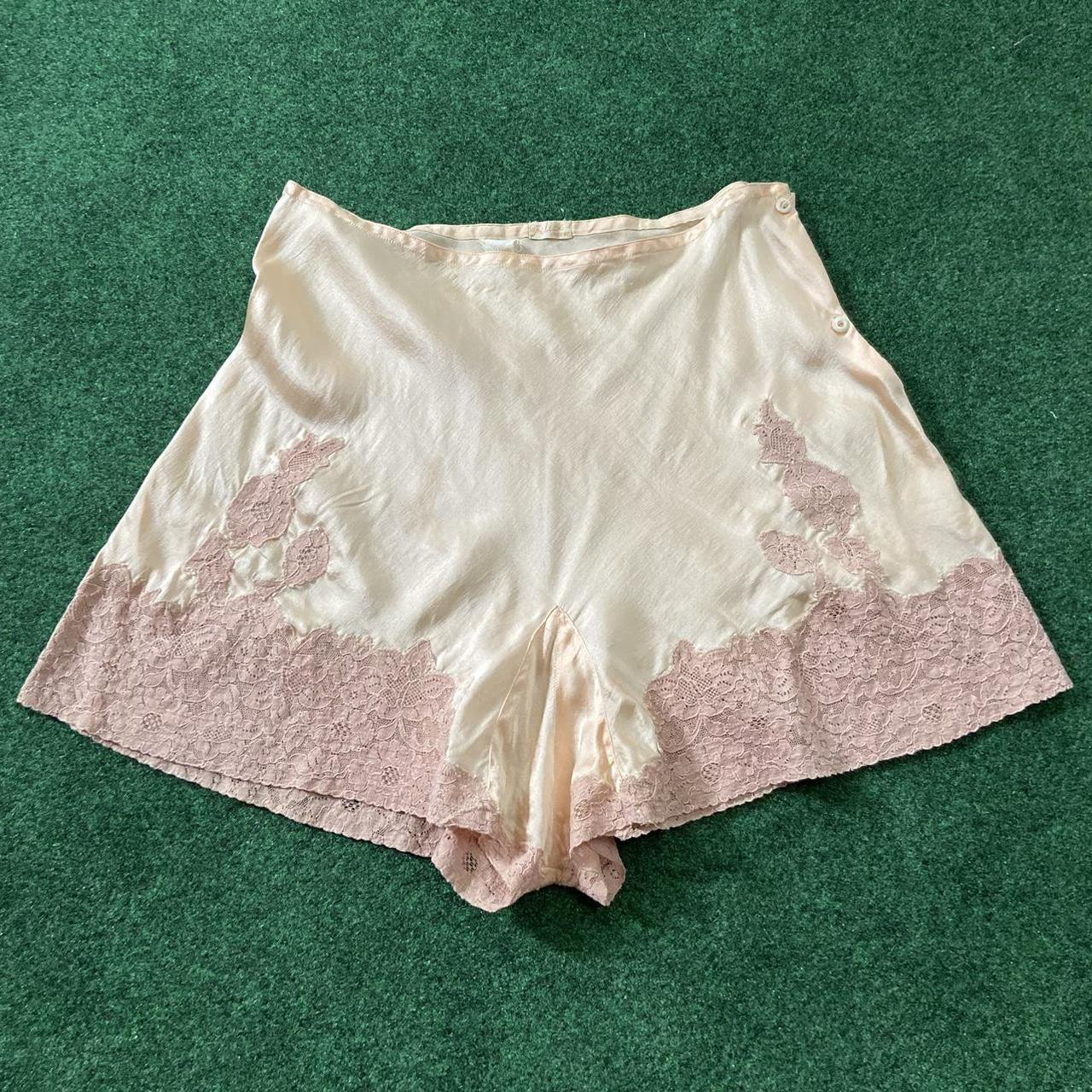 1930s tap pants by Felice Lingerie Peach-pink silk... - Depop