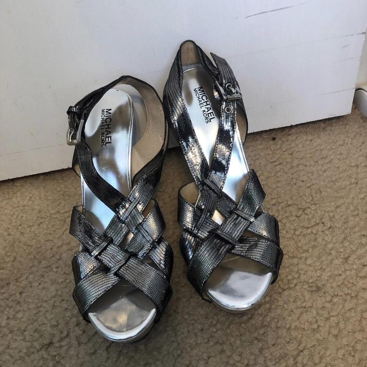 Michael kors 2024 metallic heels