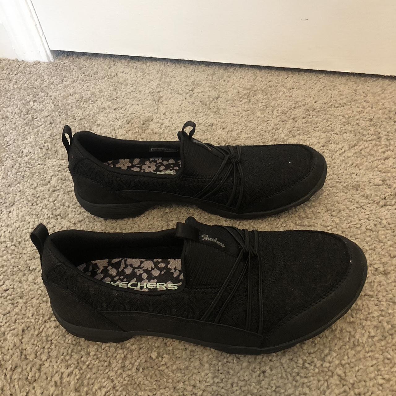 Black sketchers hot sale size 6