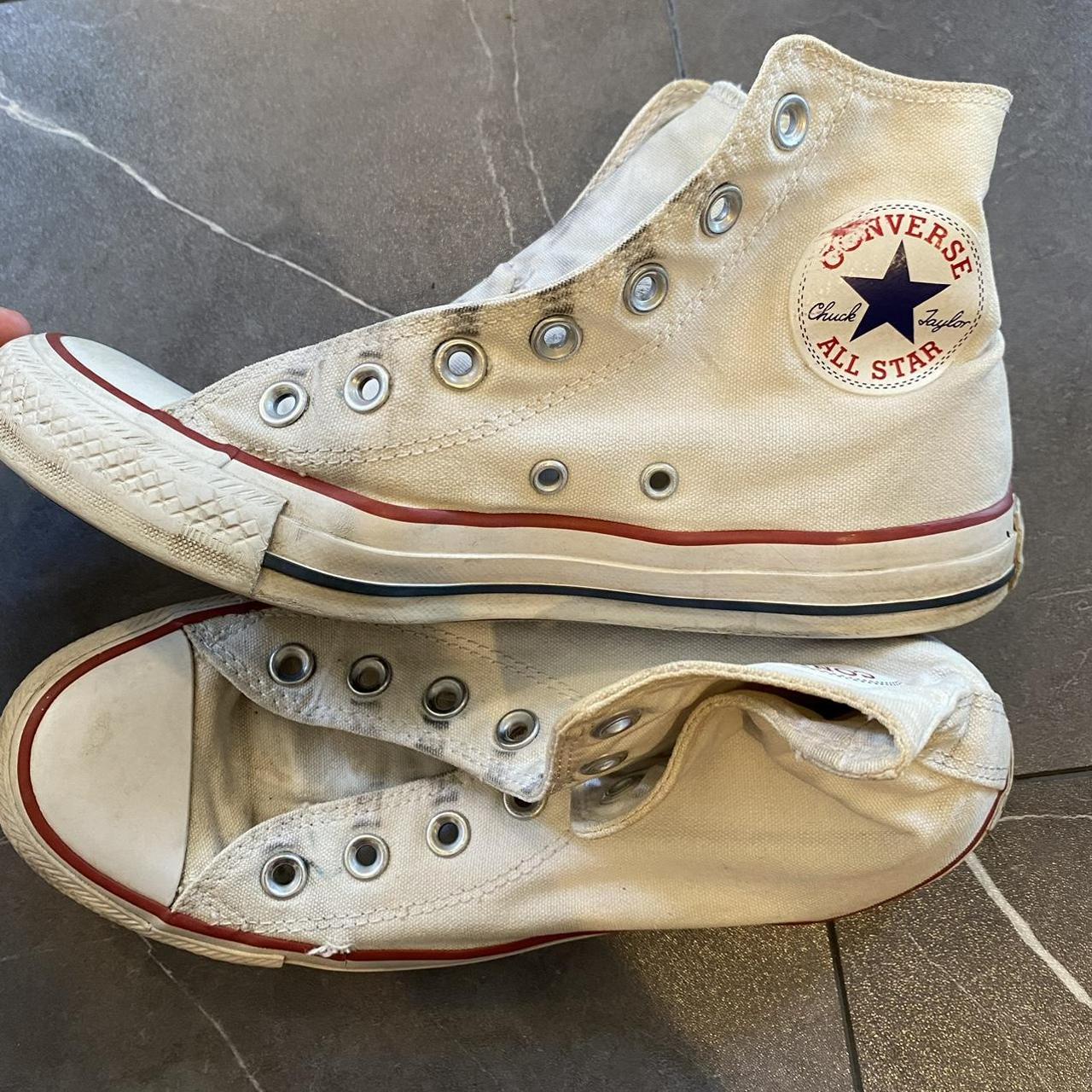 White Converse Size 6 Men’s/8 Women’s just needs laces - Depop