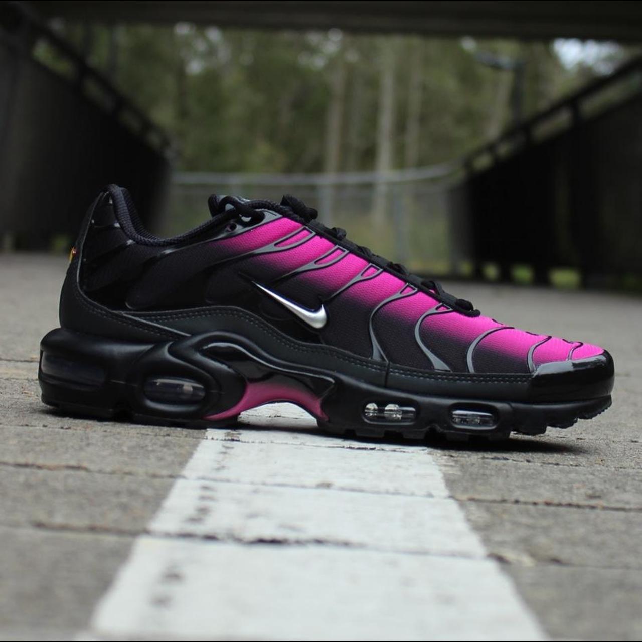 tn nike pink