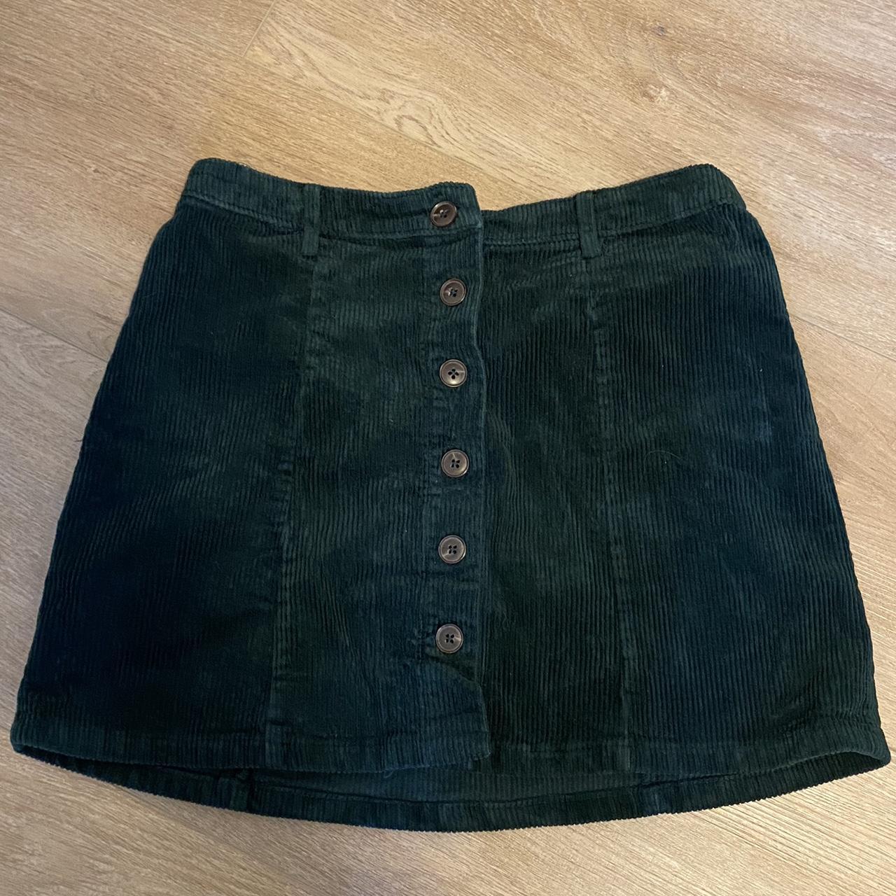 Green skirt shop forever 21