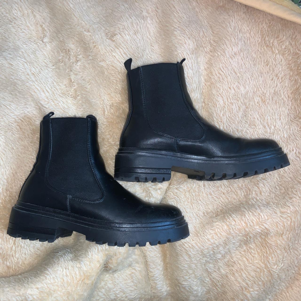 Glassons Women's Black Boots Depop
