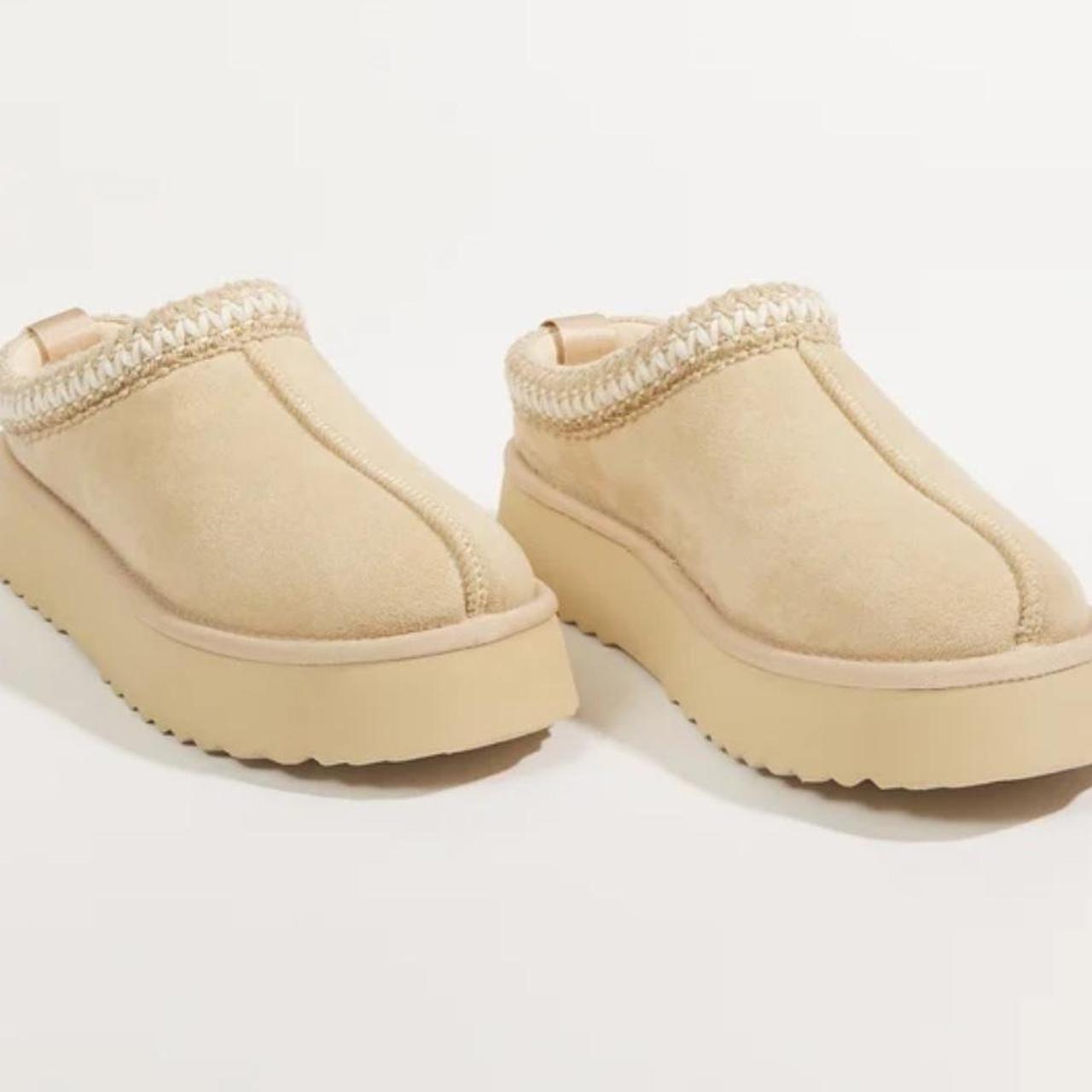 (knockoff) ugg tazz platform cream could slippers... Depop