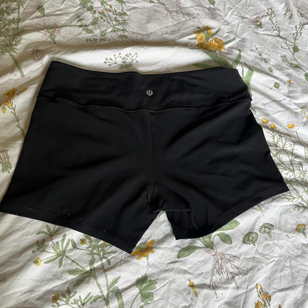 LULULEMON REVERSABLE COLOR SHORTS (FEM) Cute,... Depop