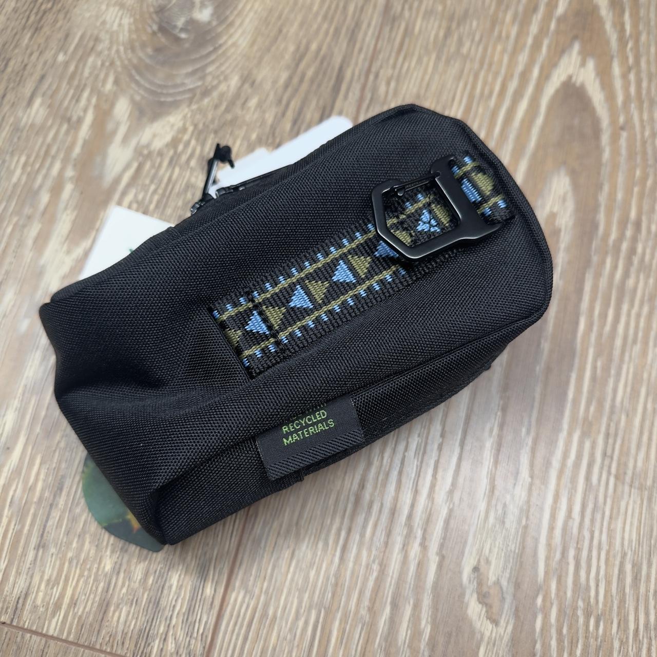 さらに100円引き◆CARHARTT◆SYLVAN CLIP SMALL BAG BNWT Carhartt sylvan clip small bag black One size | Depop