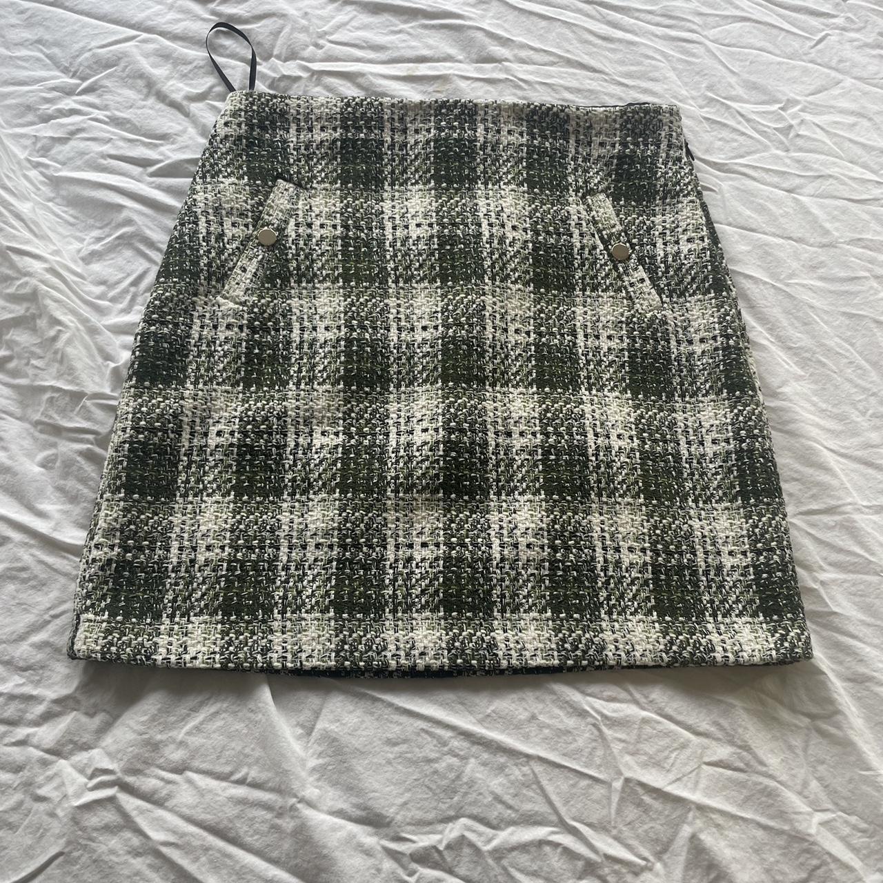 F&F Women's Green and White Skirt | Depop