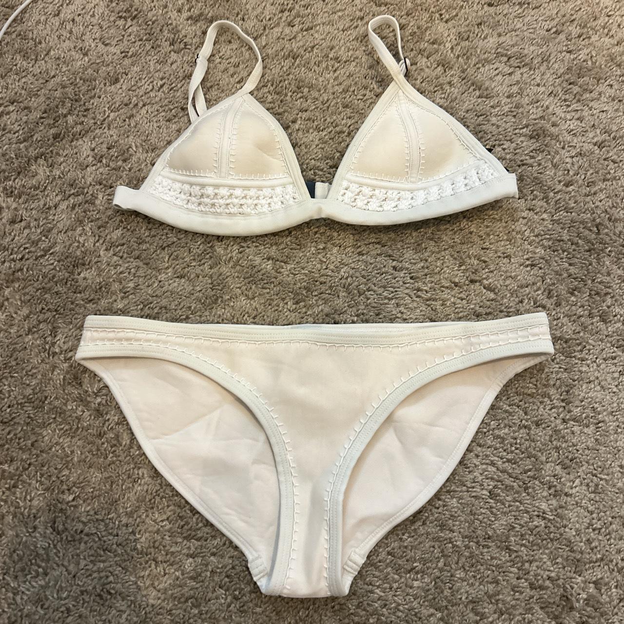 White triangl crochet bikini. Old style and not sure