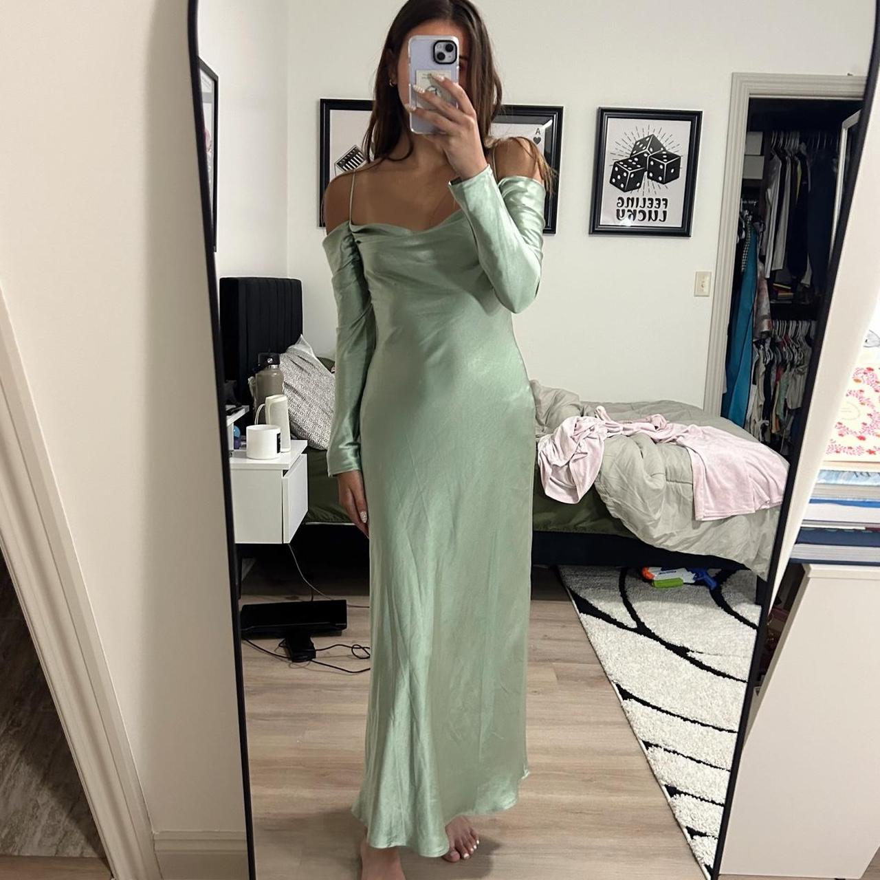 Selfie Leslie Ellory Long Sleeve Off-Shoulder