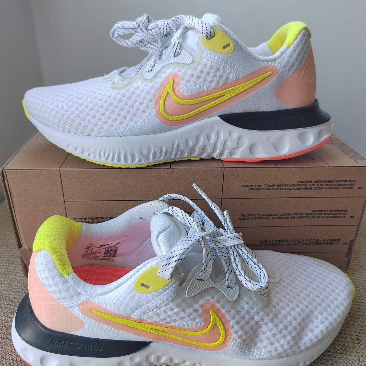 Nike Women's White and Yellow Trainers | Depop