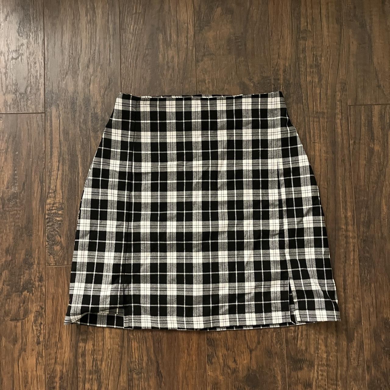 Brandy Melville Women's Black and White Skirt | Depop