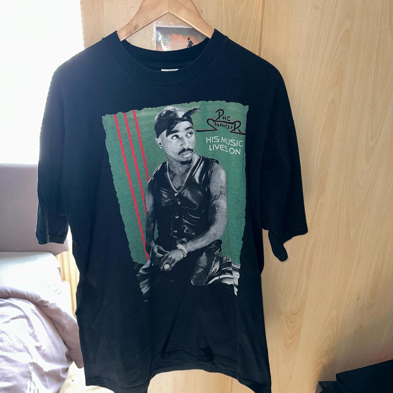 VINTAGE 1997 Tupac Shirt store