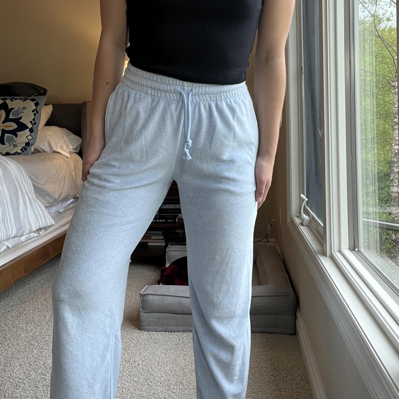 Small, baby blue aritzia lounge pants. Never worn - Depop