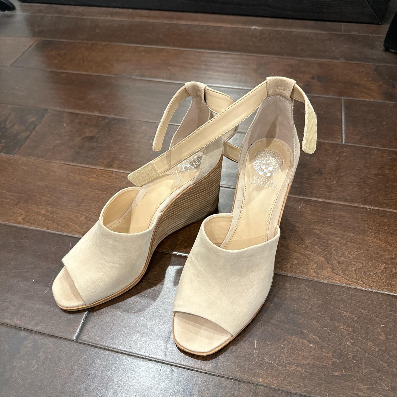 Vince Camuto Women's Tan and Cream Espadrilles | Depop