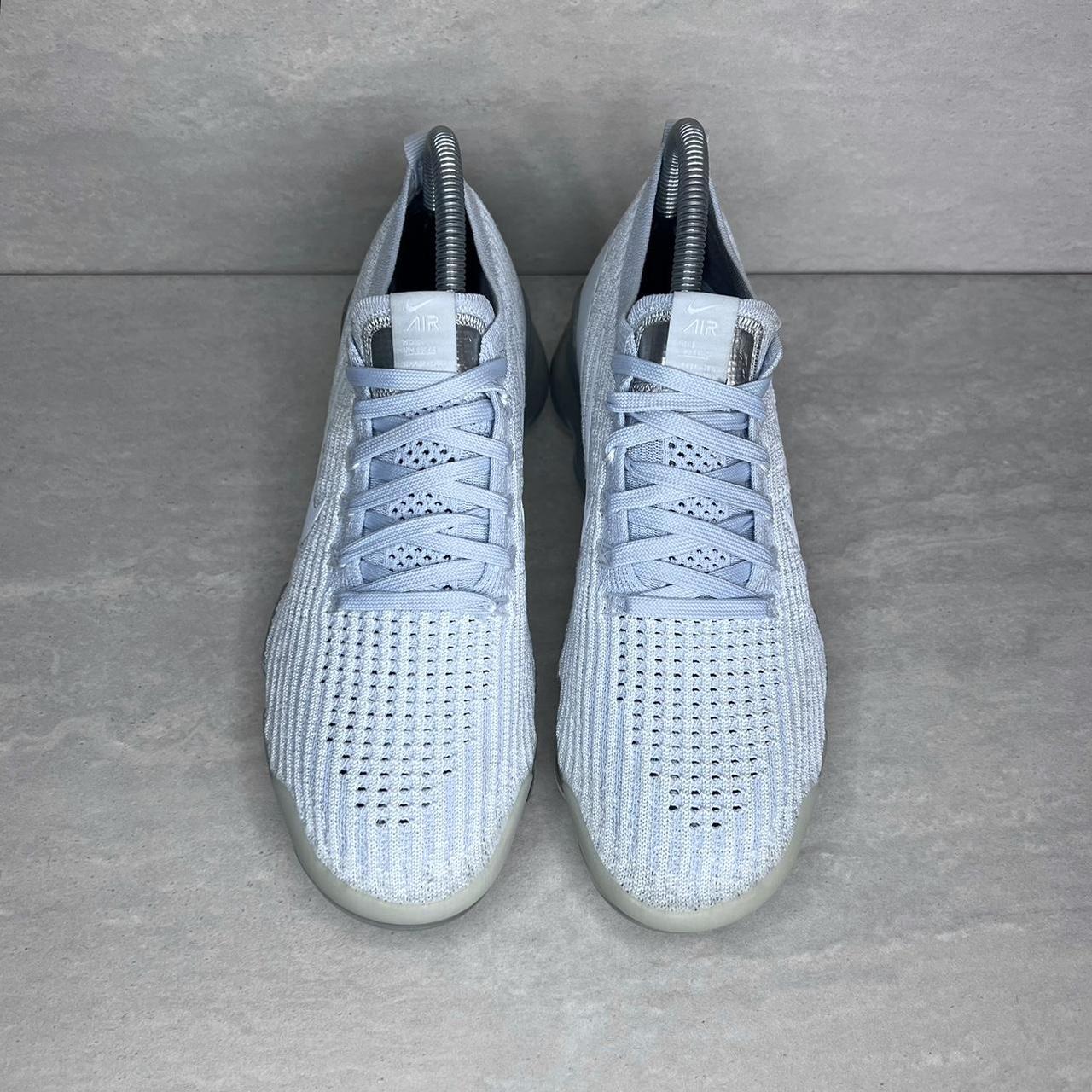 grey nike flyknit vapormax