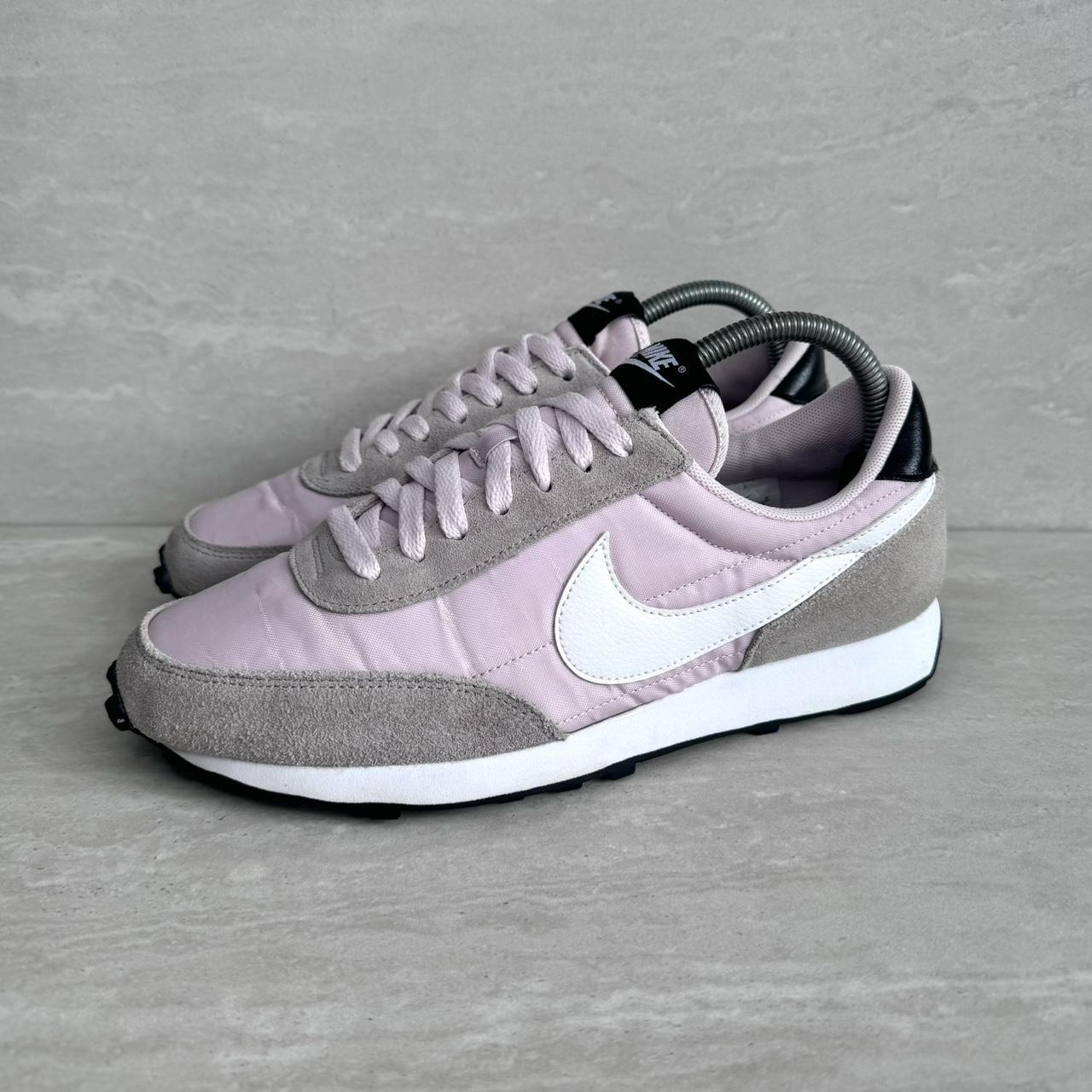 Nike women's daybreak best sale