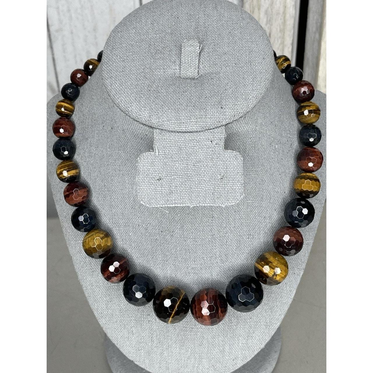 item listed by hellohandbags
