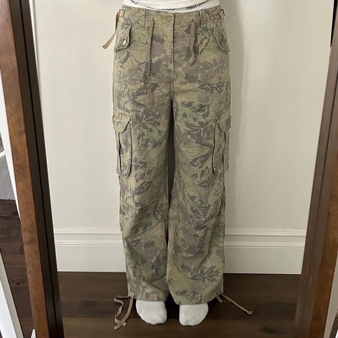 real tree camo cargo pants super cute and baggy,... Depop