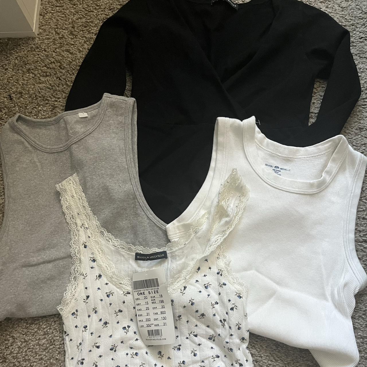 Brandy Melville top bundle The grey one is from - Depop