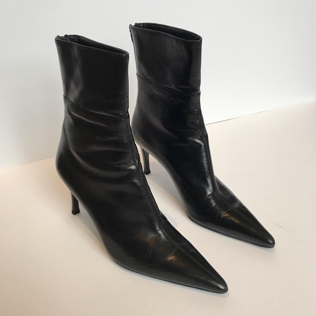 Gucci - Ankle Boots - Black smooth leather - Zip at... - Depop