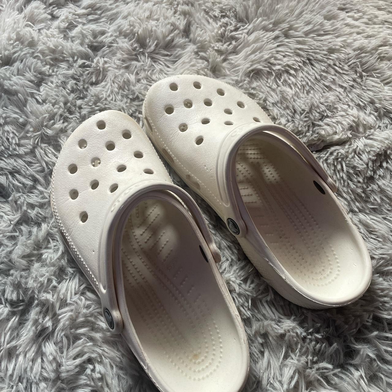 White crocs clearance size 9