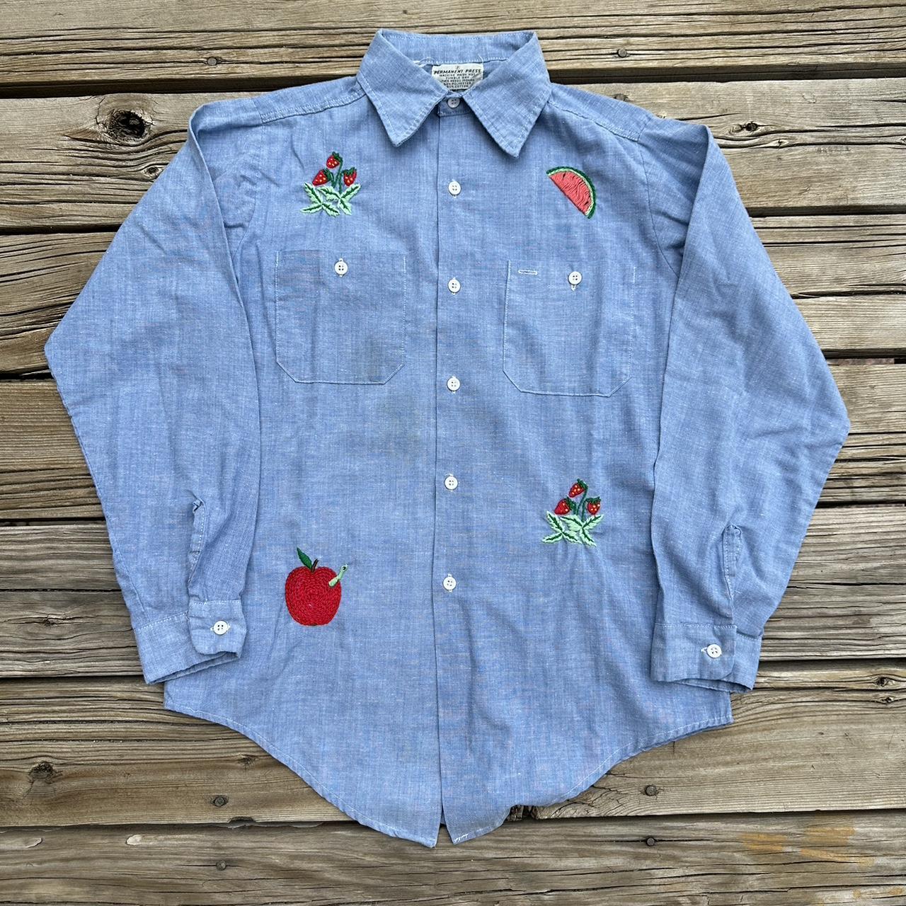 Vintage 1970s JCPenney Fruit + Flowers Chambray... Depop