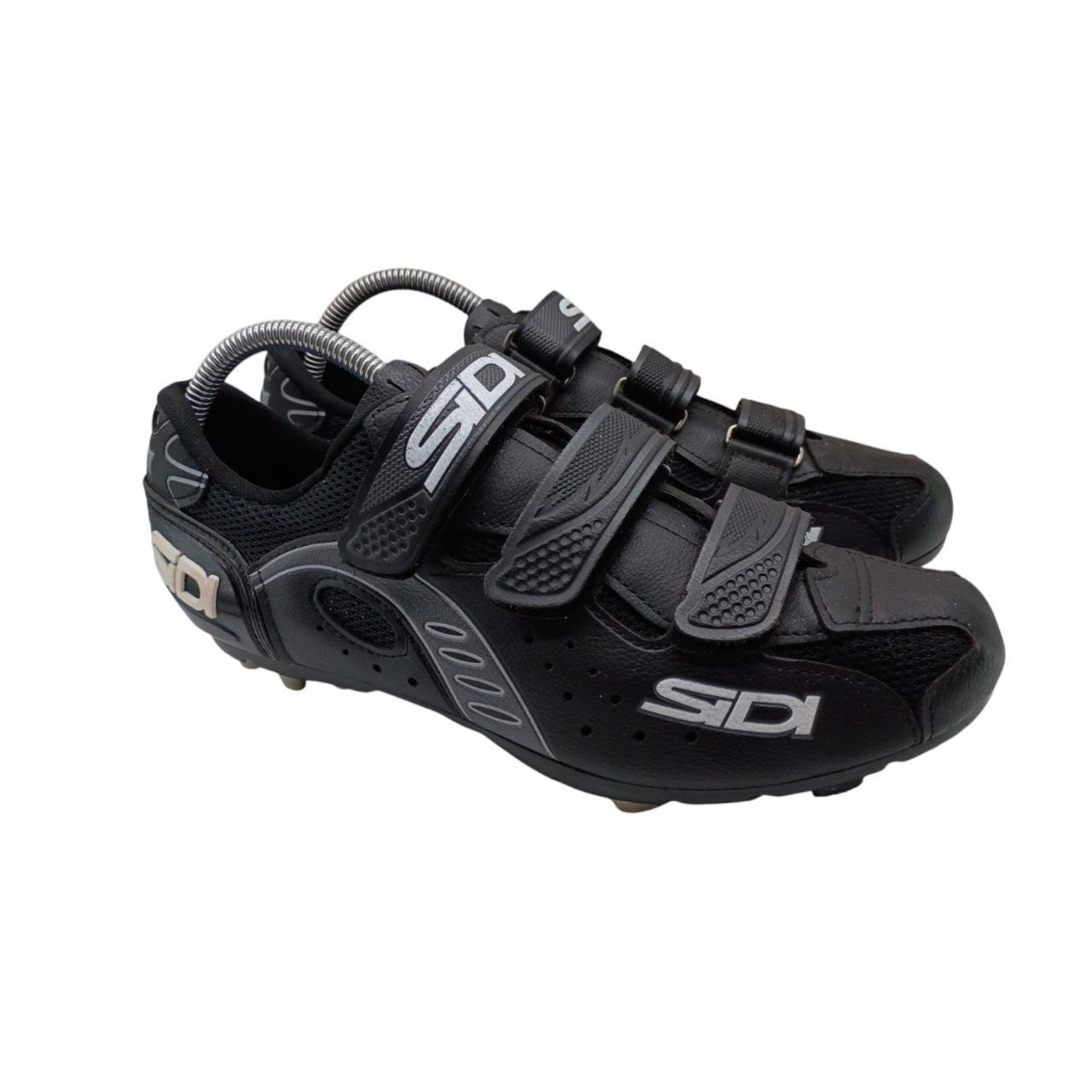 item listed by dinamiteluxe