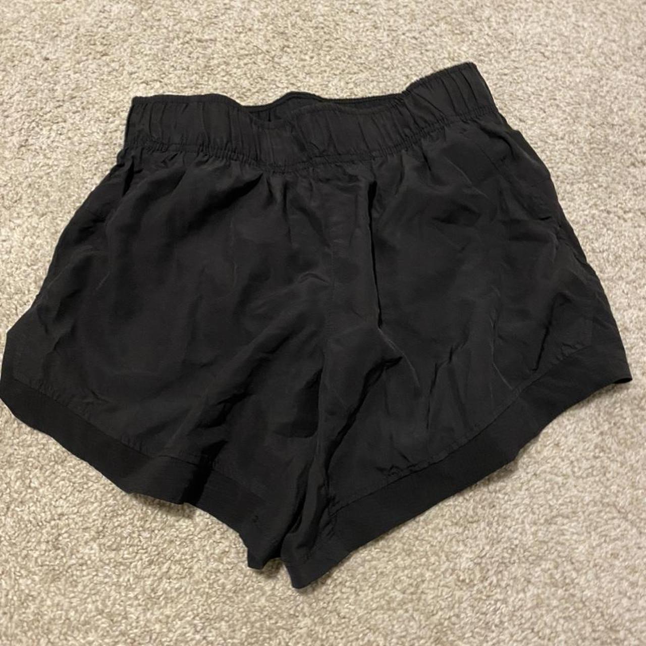 workout shorts! 🏃‍♀️ size small 4-6 make offers! - Depop