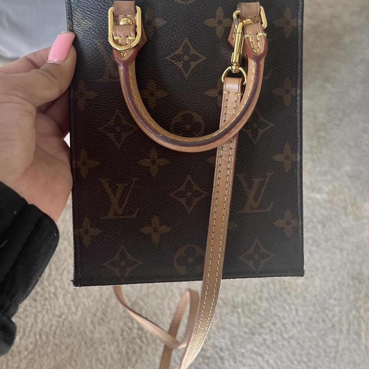 LV PETIT sac plat