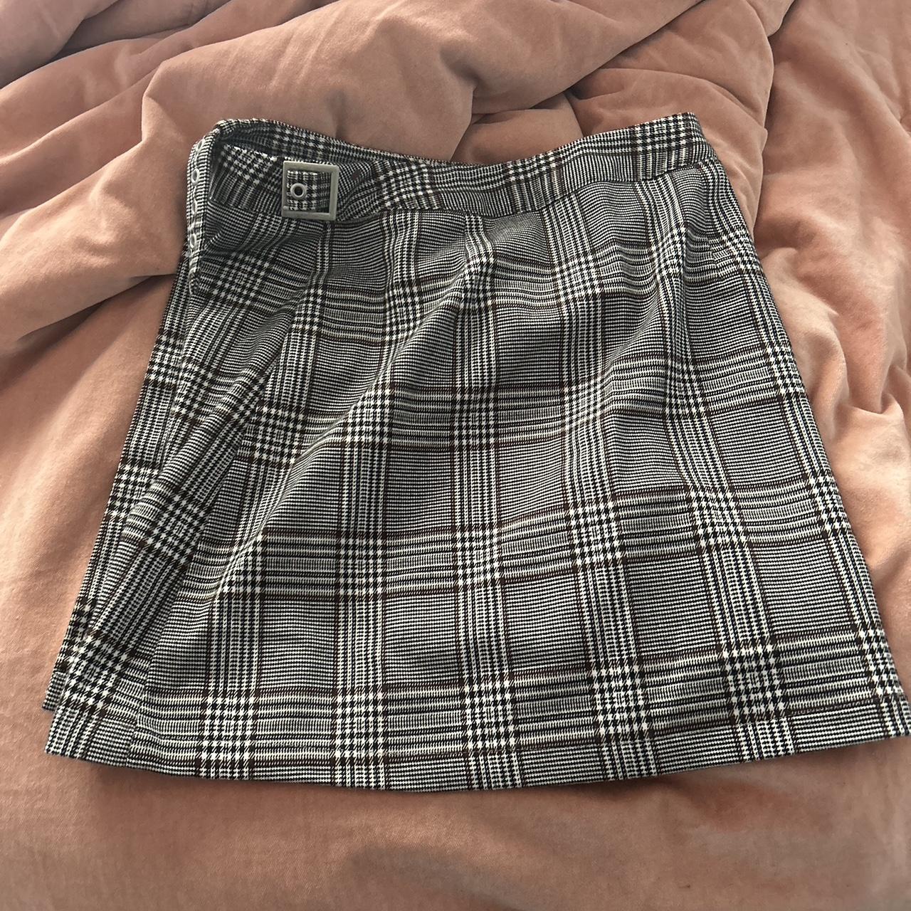 Brandy melville 2025 grey plaid skirt