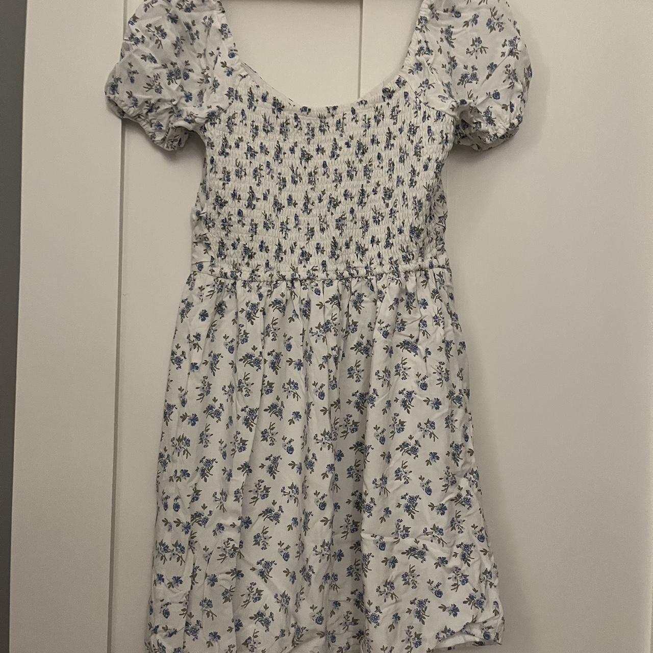 White and blue flowery dress from Hollister only... - Depop