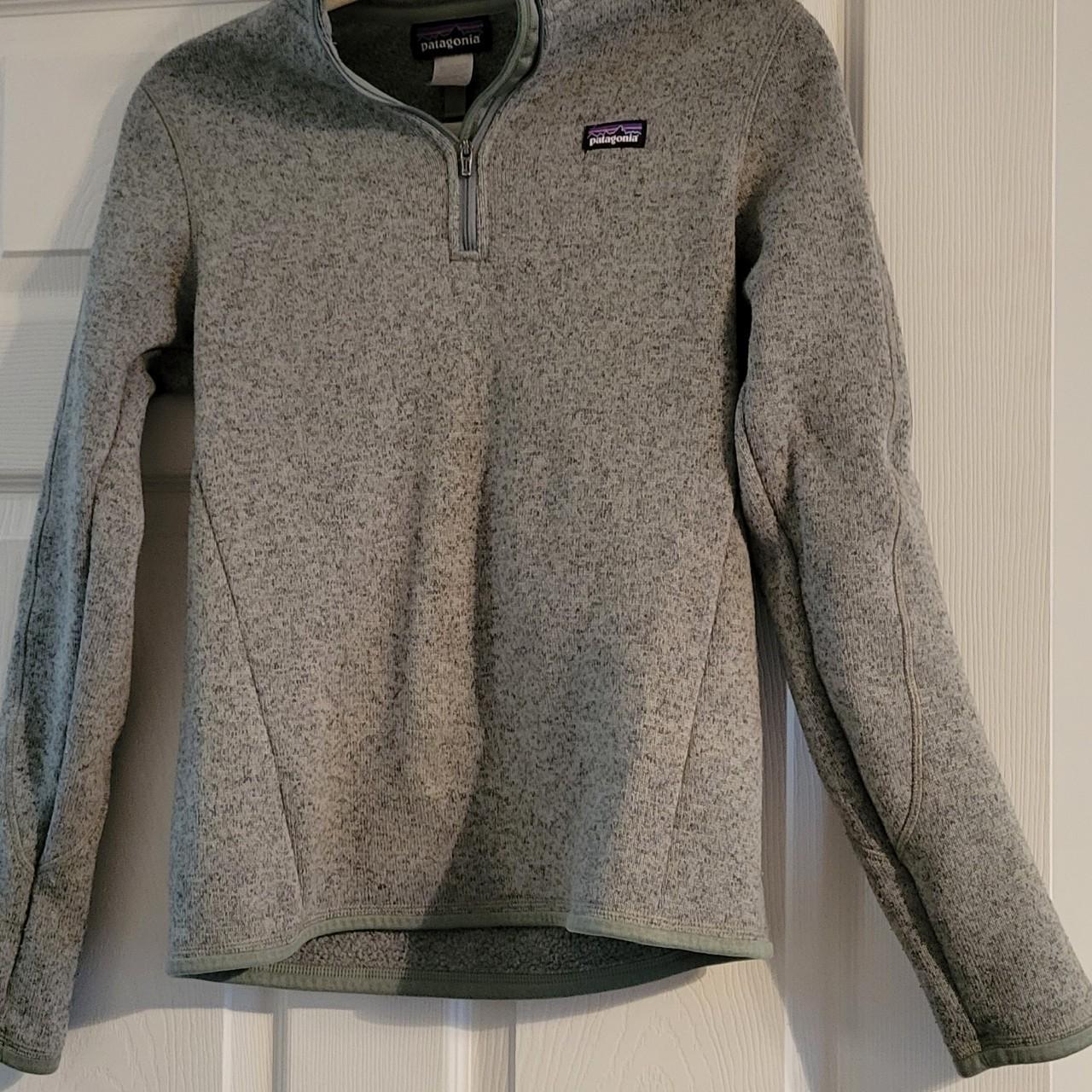 Patagonia pull over - Depop