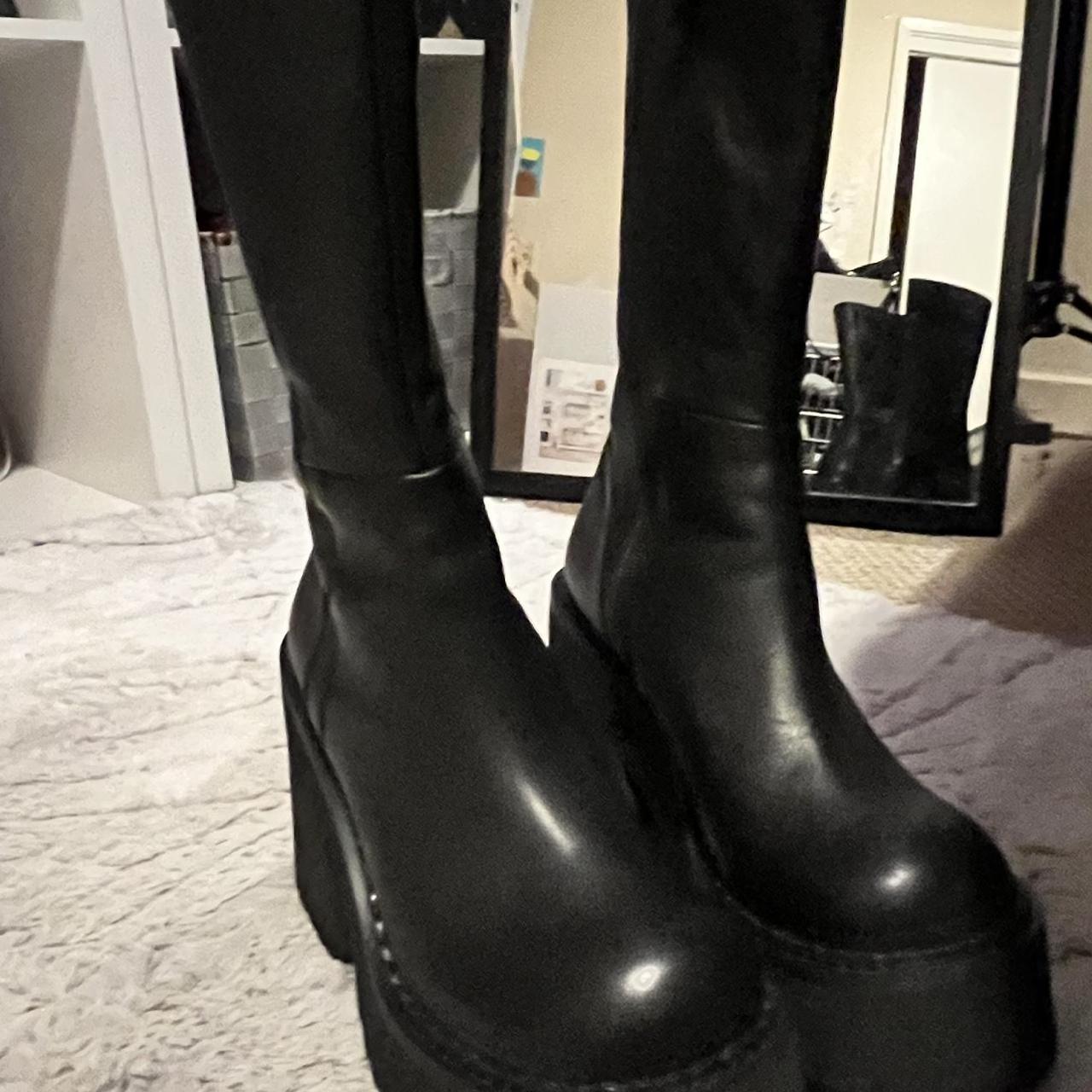 unif black boots