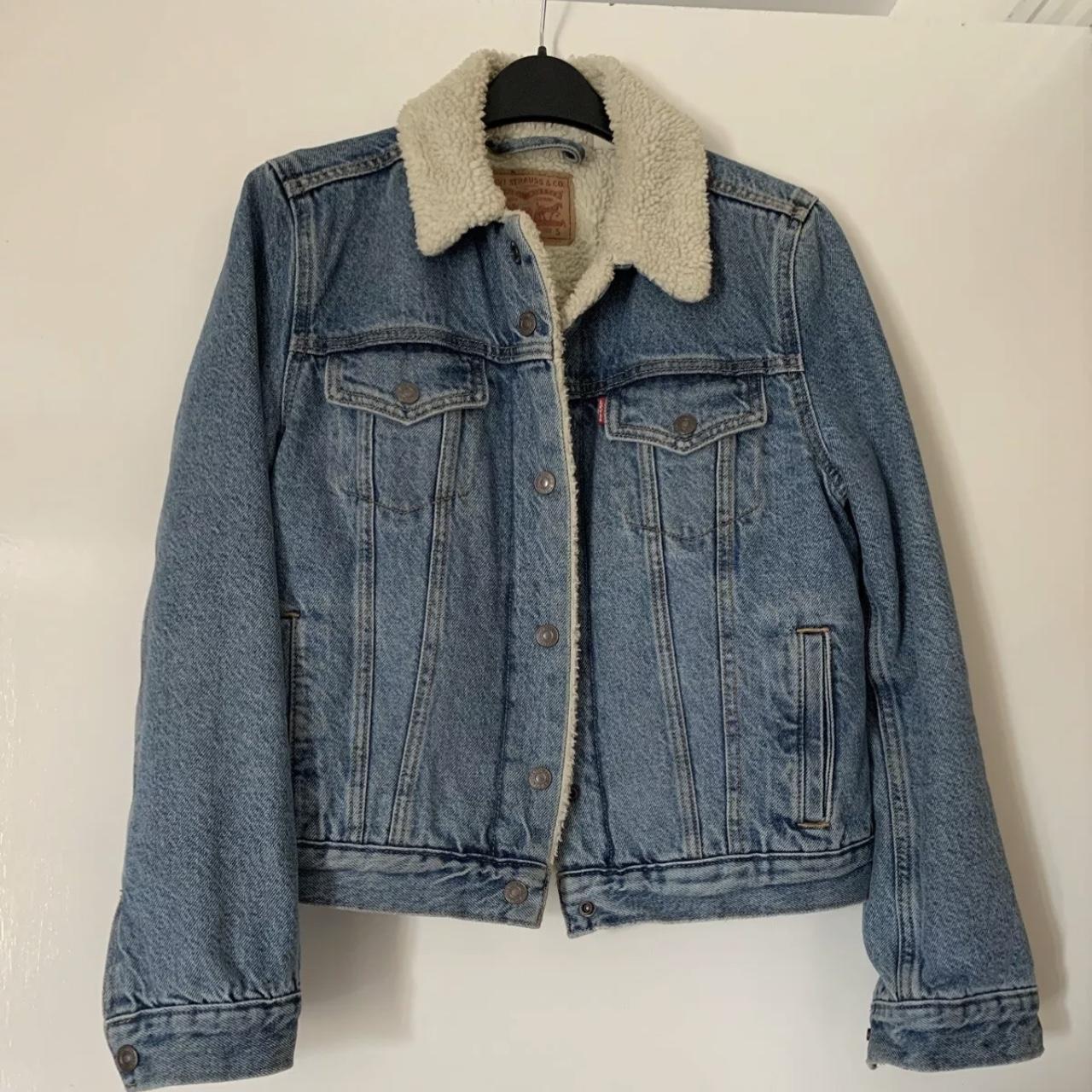 LEVI women’s denim jacket with lining. Size small.... - Depop