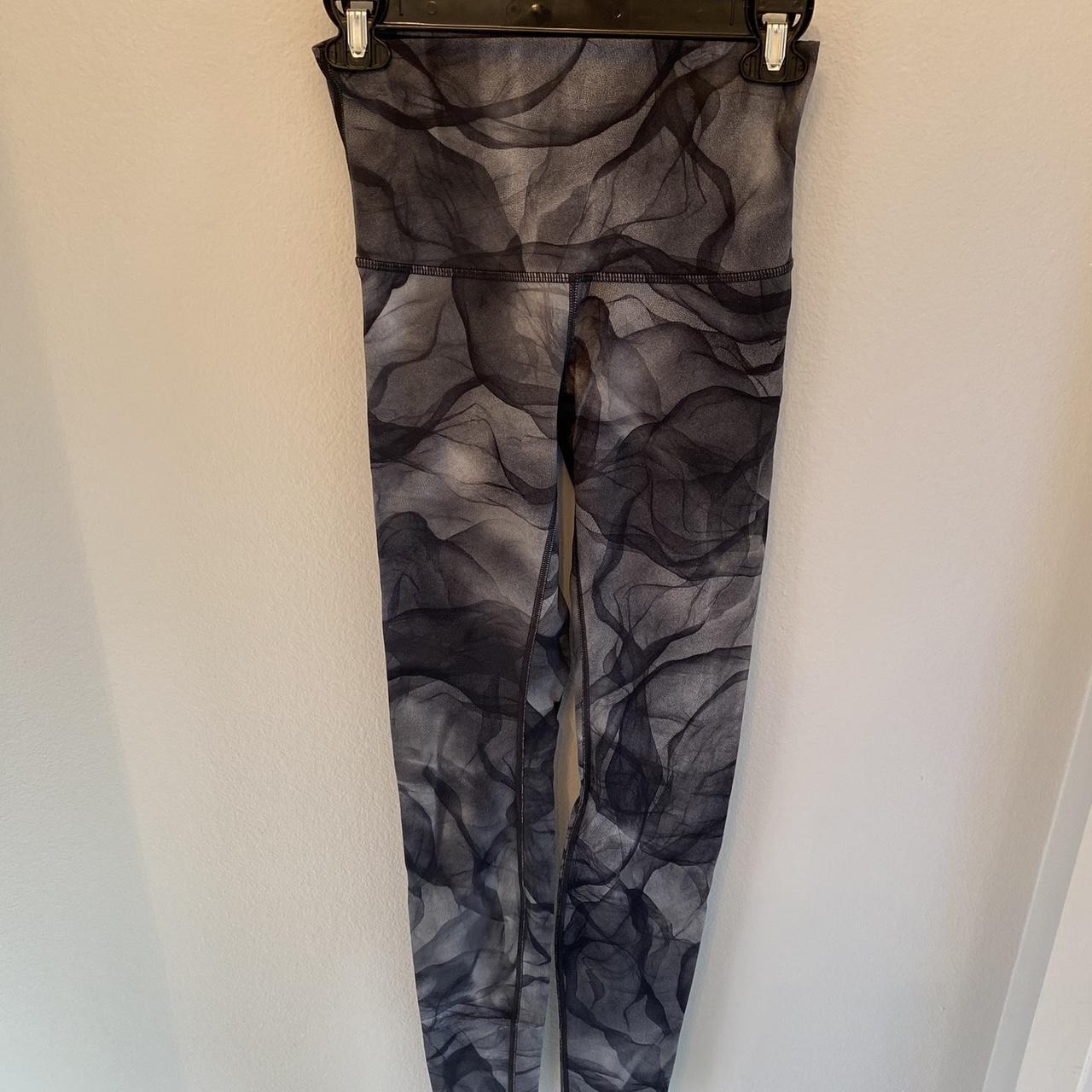 Lululemon Marble leggings Size 4 Gray and white - Depop