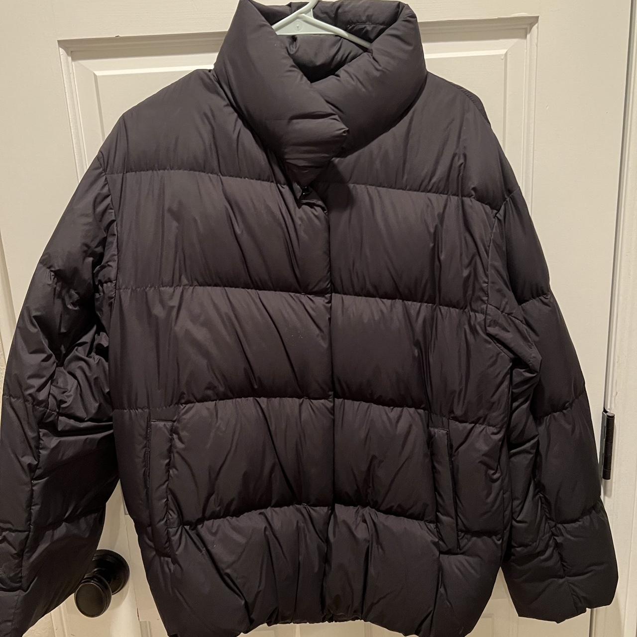 Uniqlo puffer jacket Size m, bottom part can cinch... - Depop