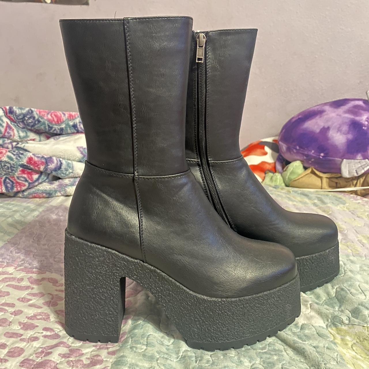 La Moda You Wish platform boots size 7🖤🎱 These boots... - Depop