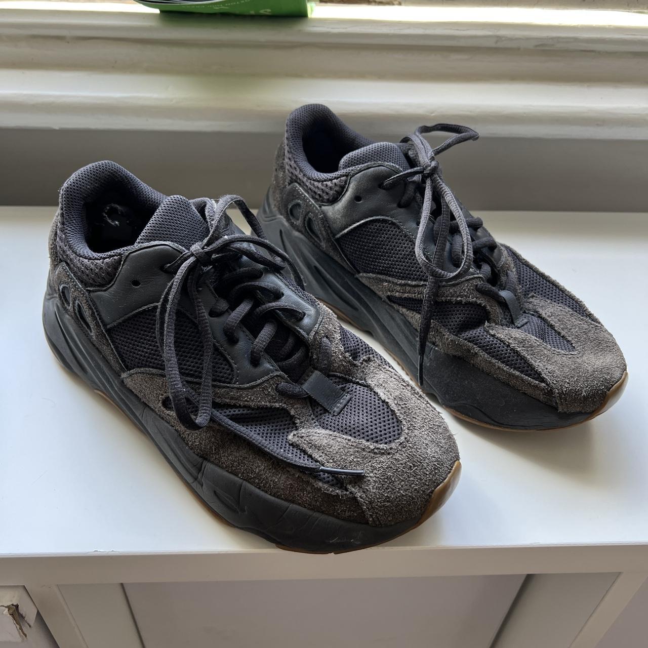 yeezy boost 700 black womens
