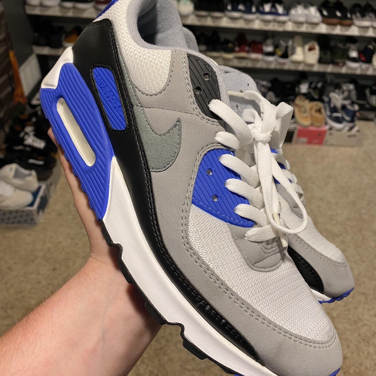 Nike air max 90 recraft outlet trainers in white/royal blue