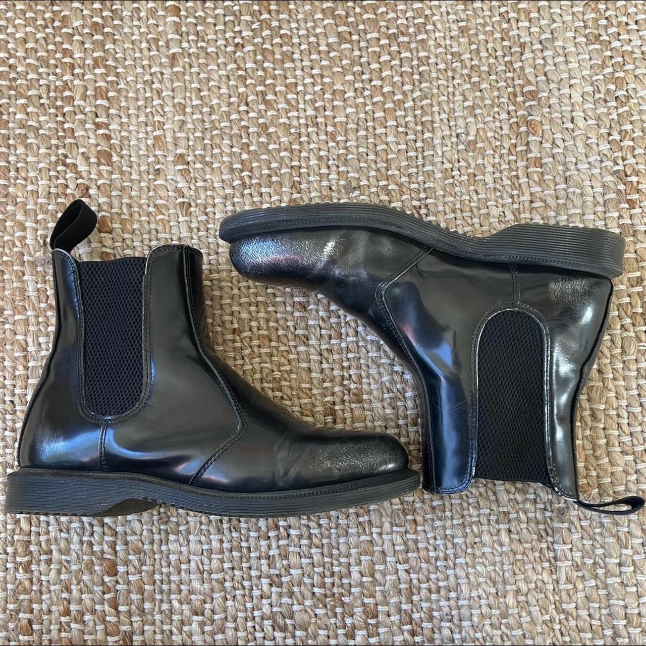 Dr. Martens Flora chelsea boots in size 6! These... - Depop