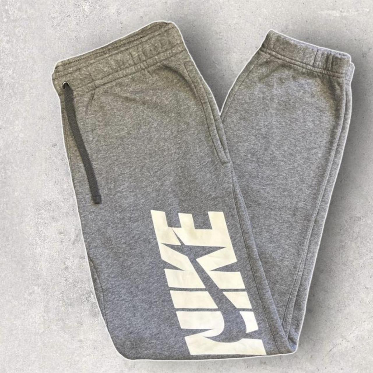 nike club cargo joggers grey
