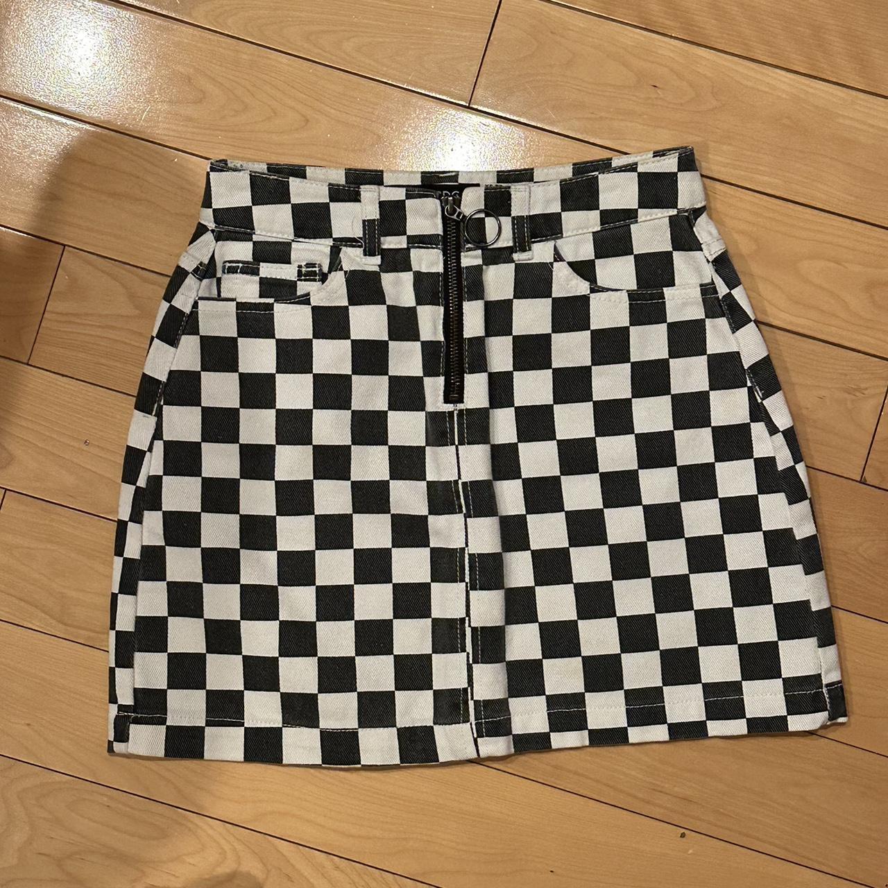 Urban Outfitters Checkered Skirt Best fits 24 26 waist