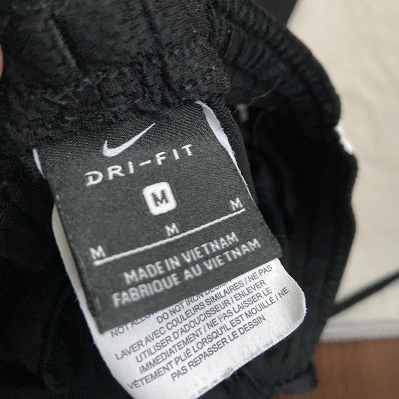 mens nike joggers with zipper pockets
