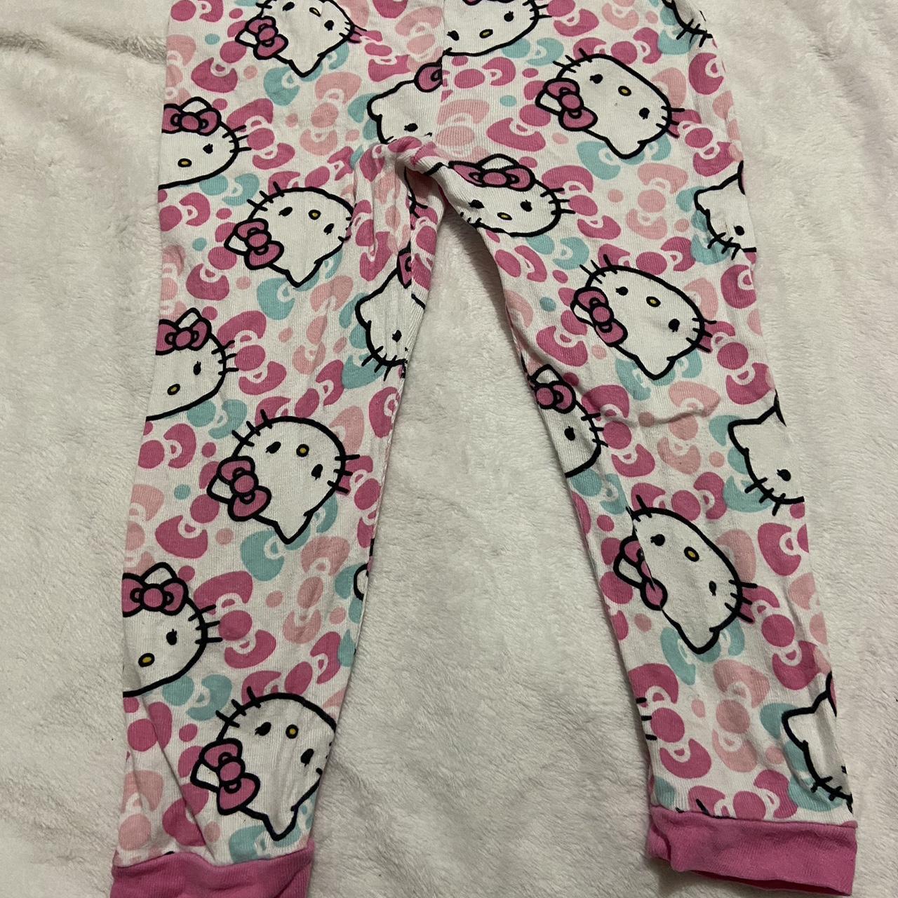 Girls hello kitty pajamas -no flaws -super... - Depop