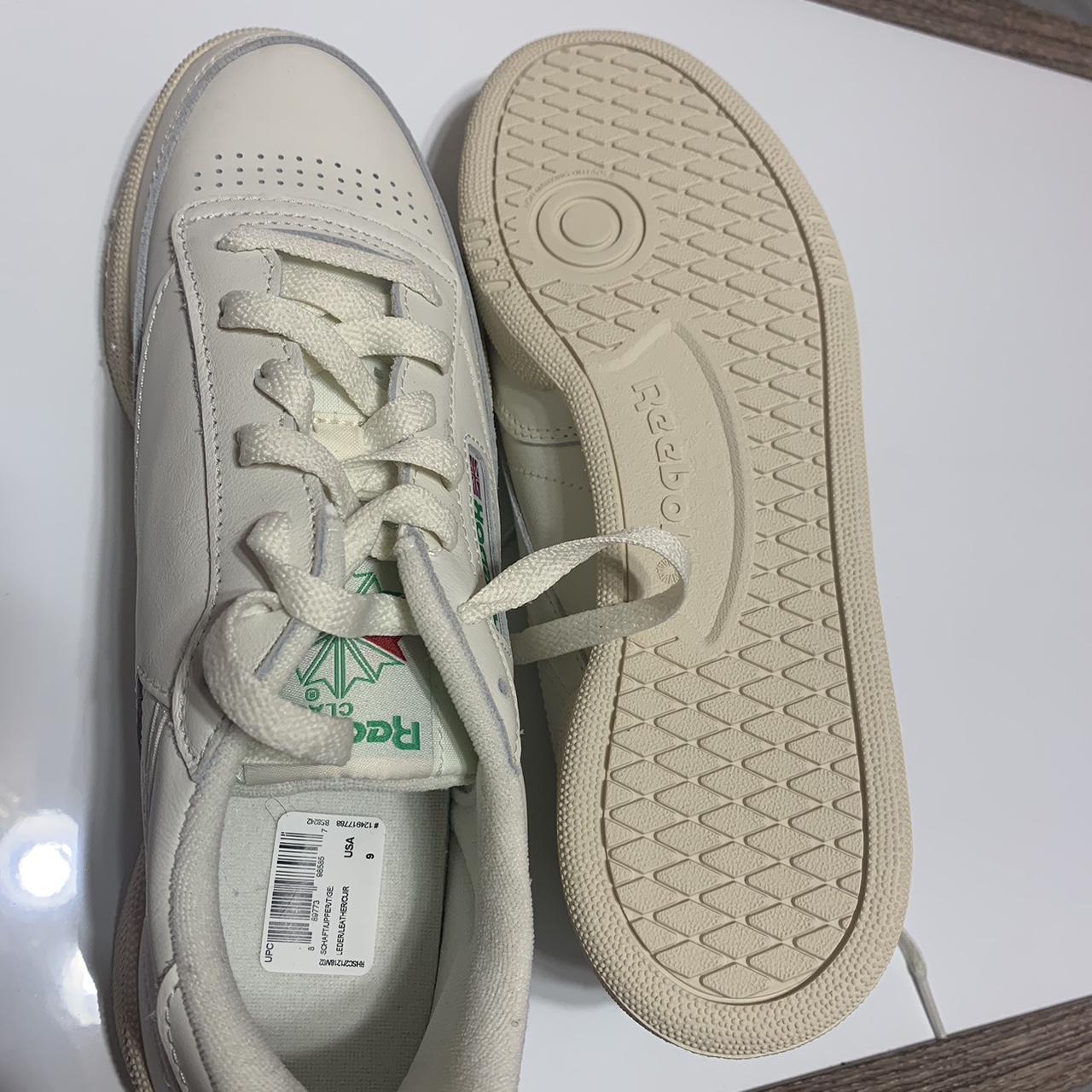 Reebok Women's Cream and White Trainers Depop