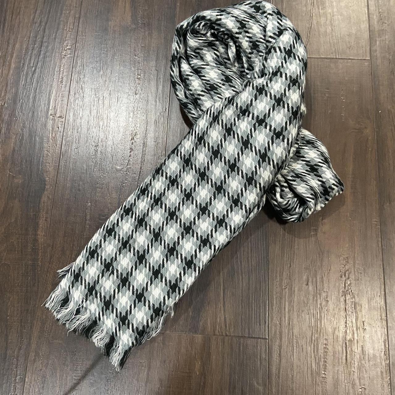 H&M Ladies Black Scarf