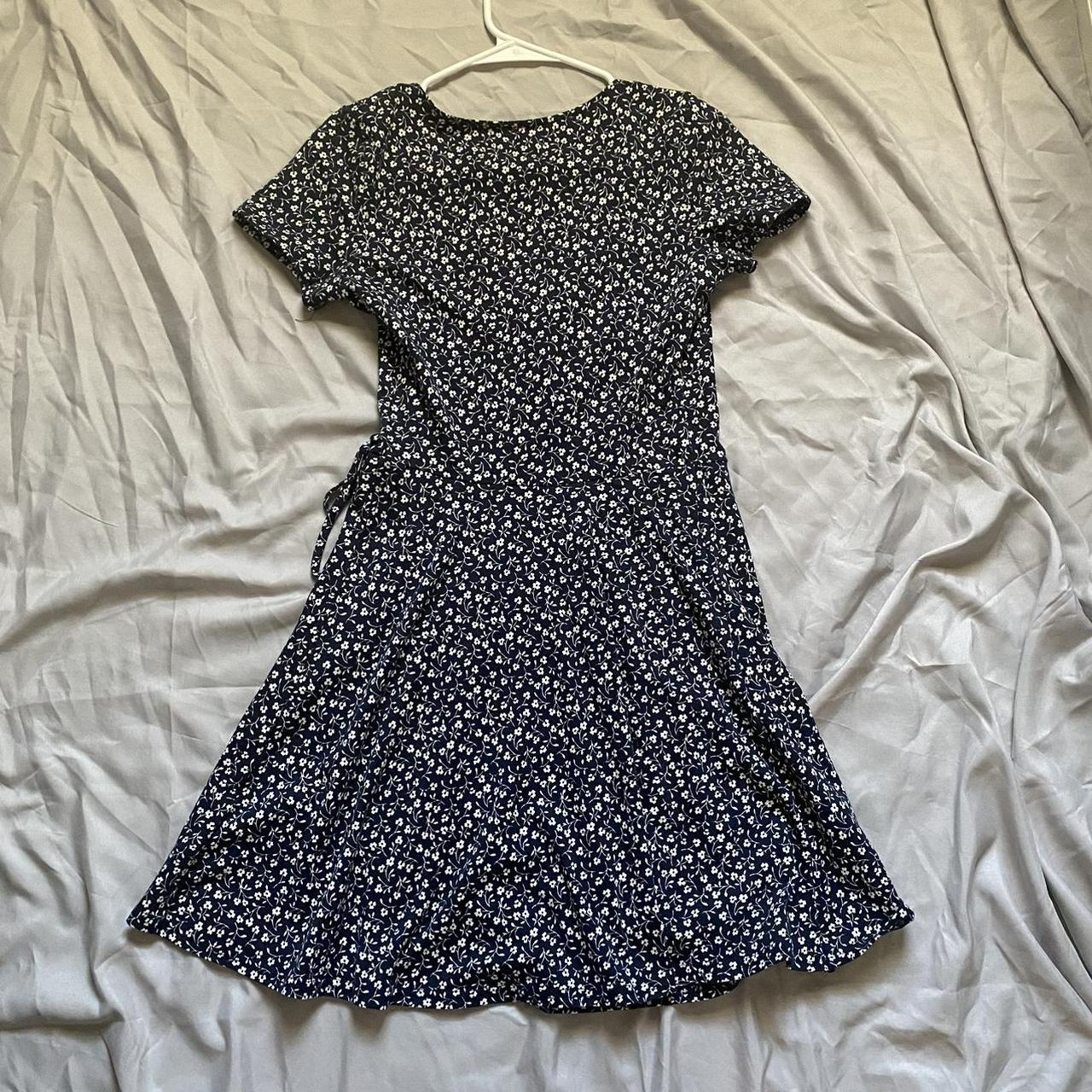 Super adorable floral wrap dress from Hollister... - Depop