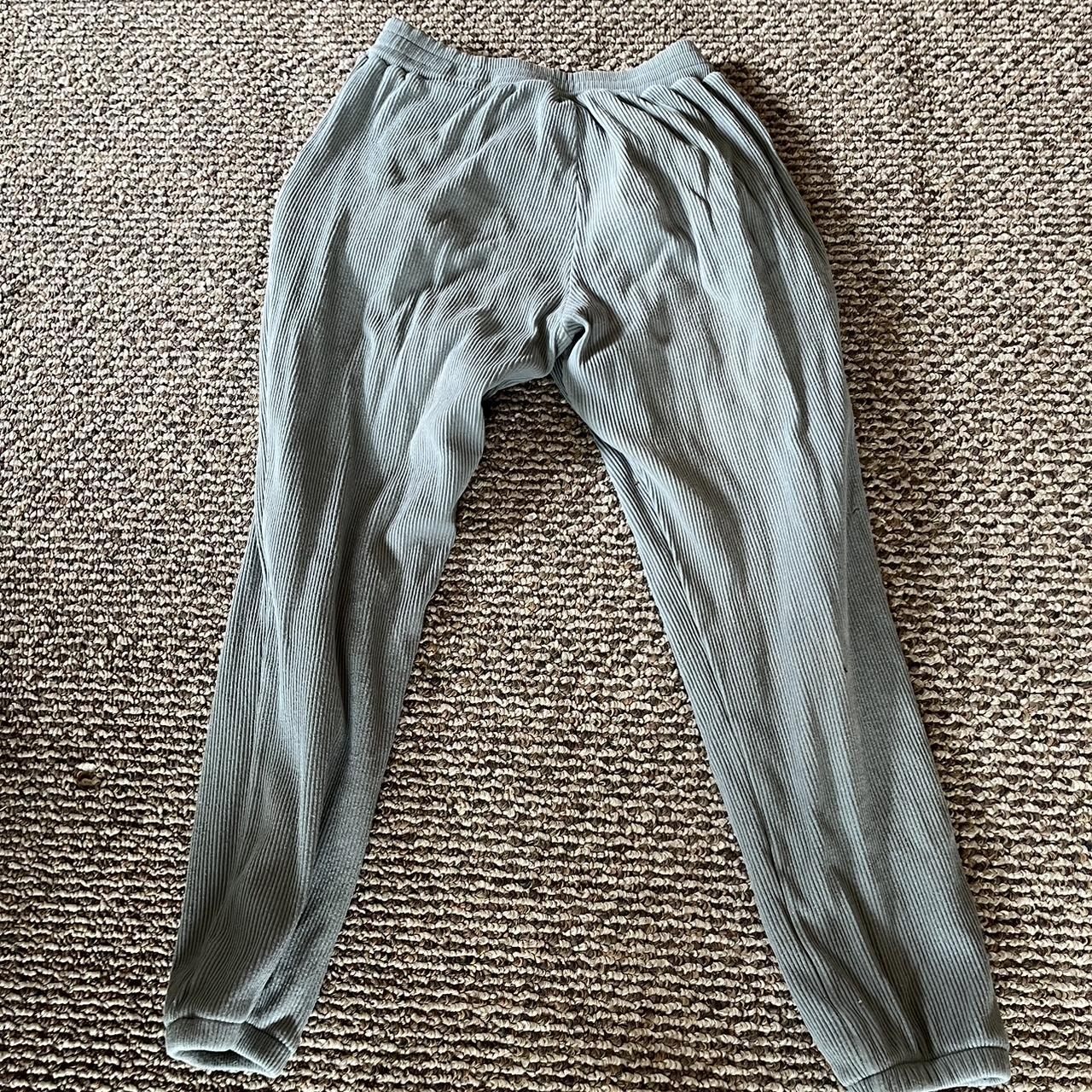 Bo + Tee gray/green sweatpants with pockets. Fully - Depop