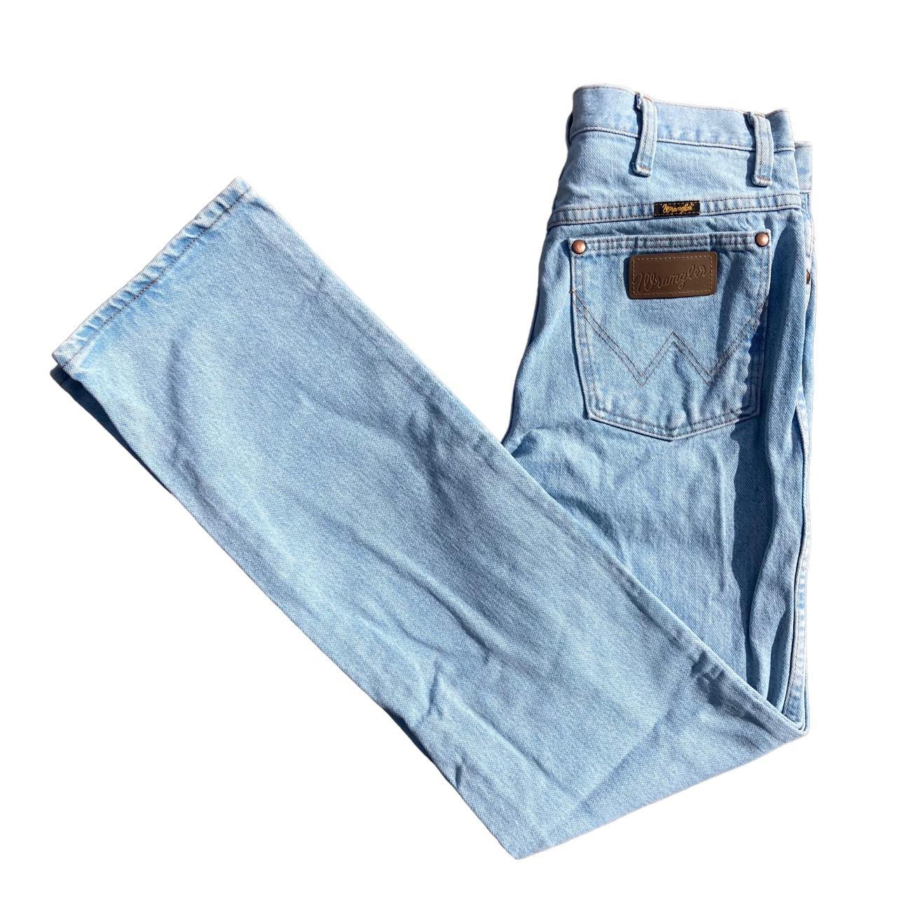 Zuivelproducten Melodieus Graden Celsius Wrangler Men's Blue and White Jeans | Depop